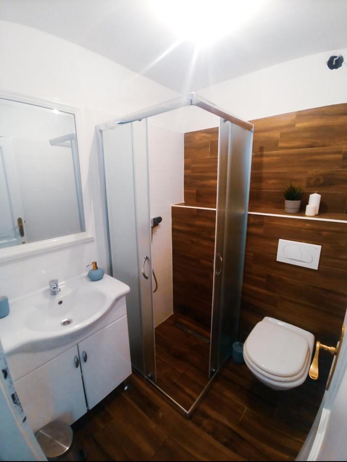 Anica Apartment